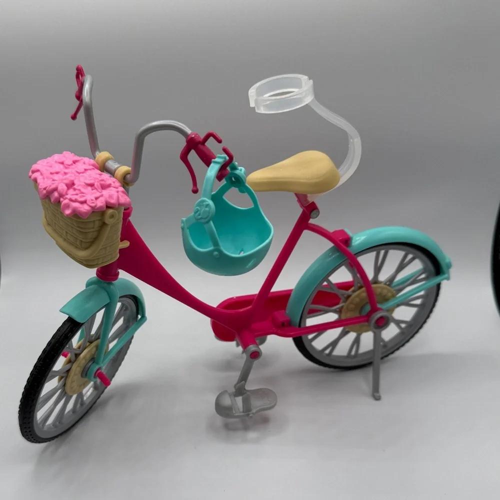 Four Barbie Play-sets with Accessories - Picture 7 of 10